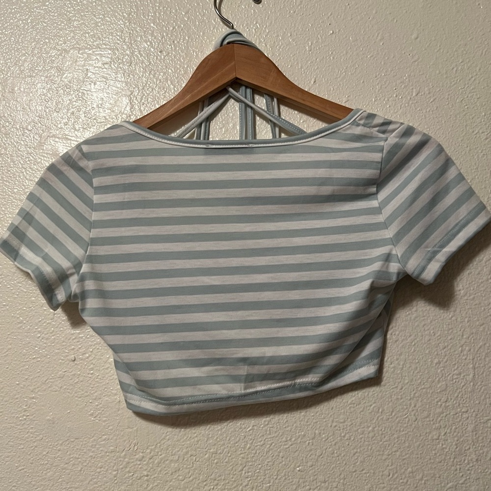 SHEIN Wrap Crop Top - Picture 4 of 5